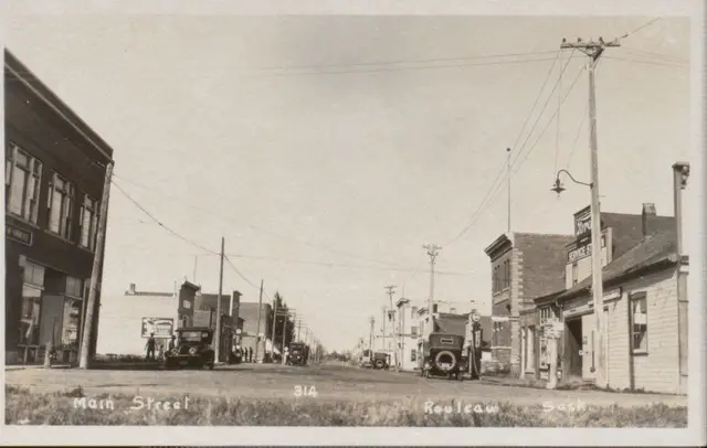 Main Street, Rouleau